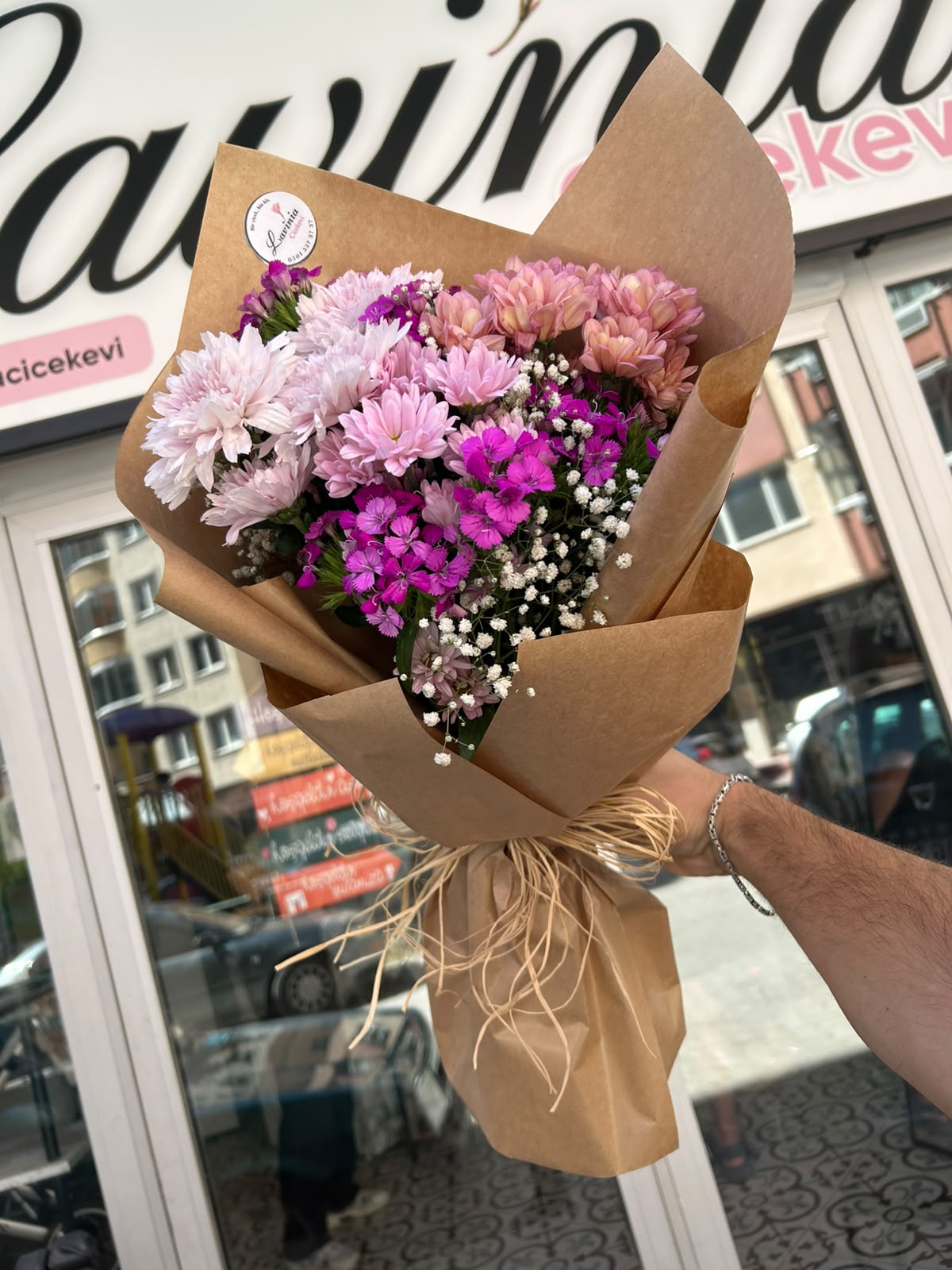 Pembe Tonları Kasımpatı, Papatya & Hüsnüyusuf Buketi