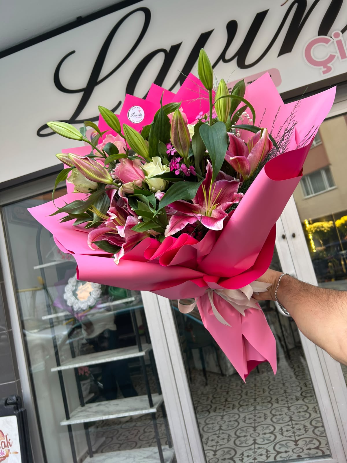 Premium İthal Lilyum, Pembe & Beyaz Gül Buketi