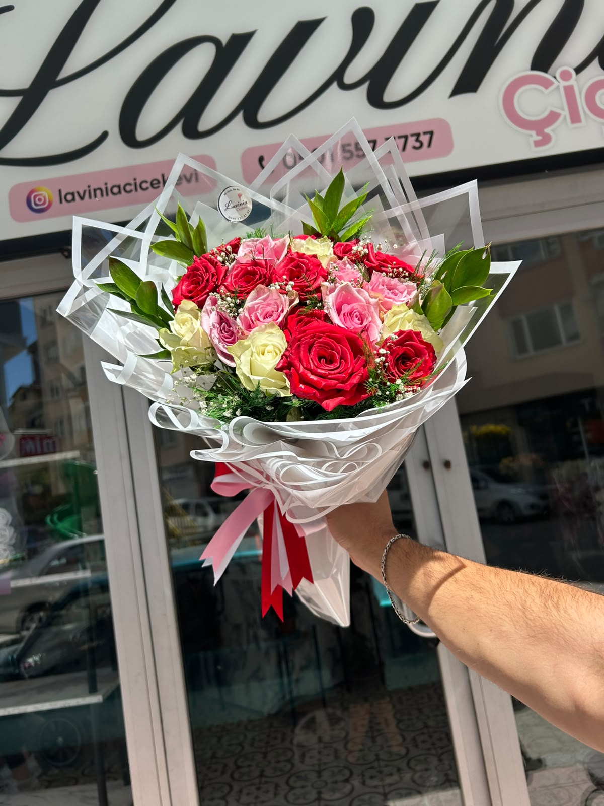 İthal 20'li Pembe, Beyaz & Kırmızı Gül Buketi