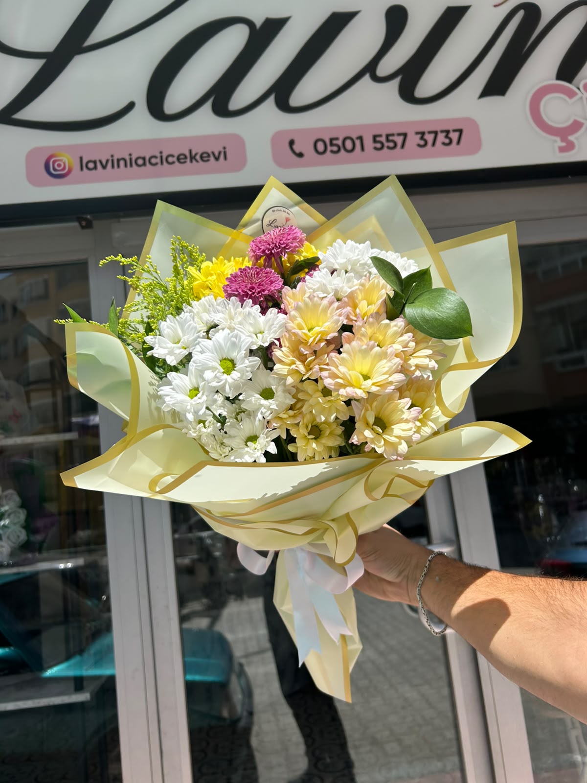 İthal Renkli Papatya Buketi